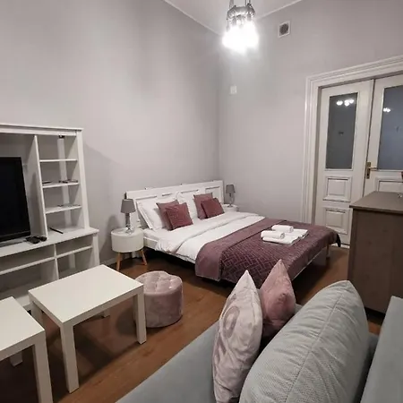Apartament Royals Flower Ii *